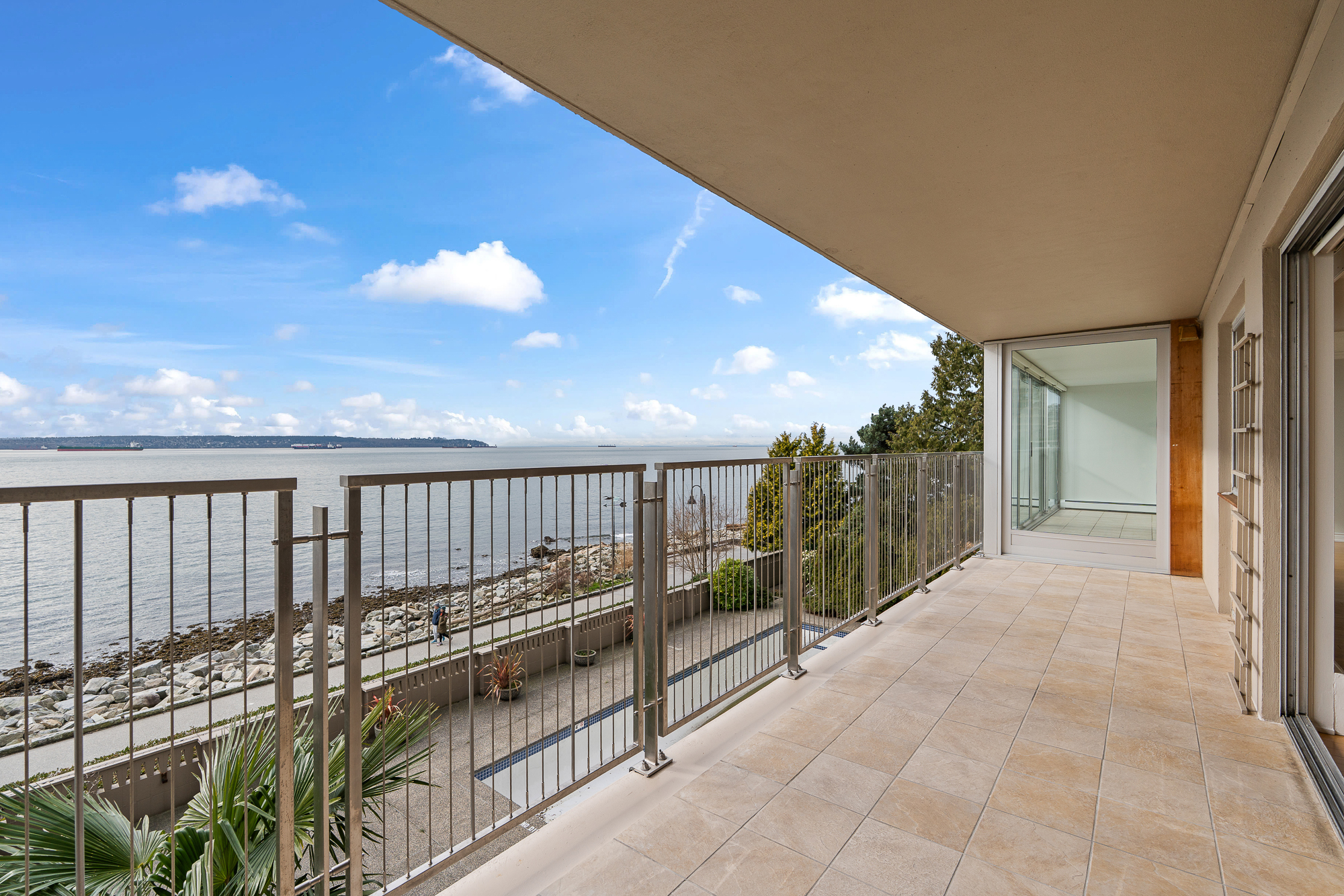 #203 - 150 24th Street